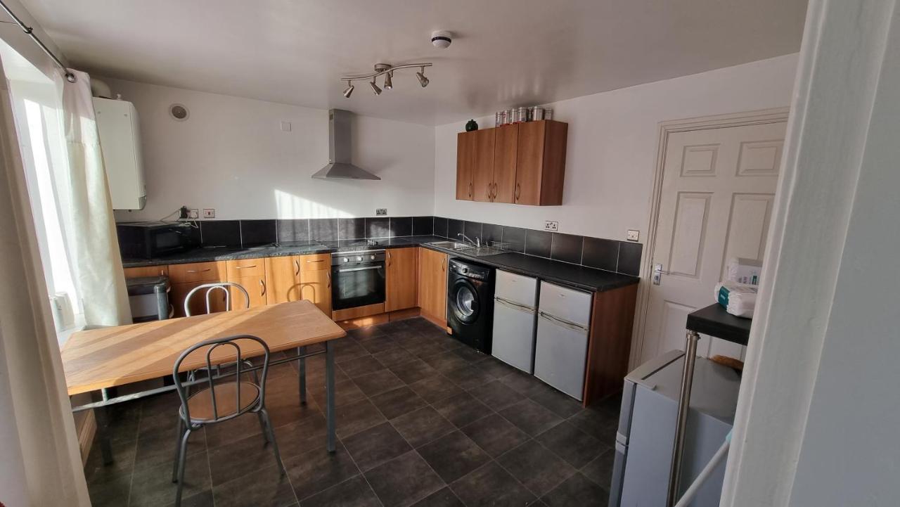En Suite Room With Kitchen Facilities Нотингам Екстериор снимка